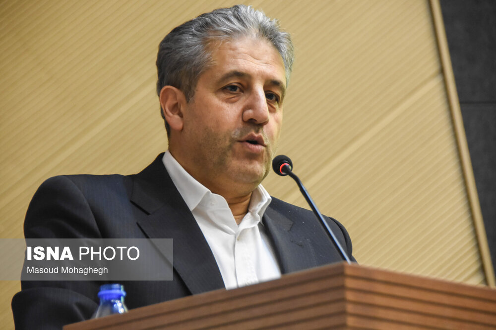 آیین تجلیل از صنعتگران و معدنکاران نمونه سمنان