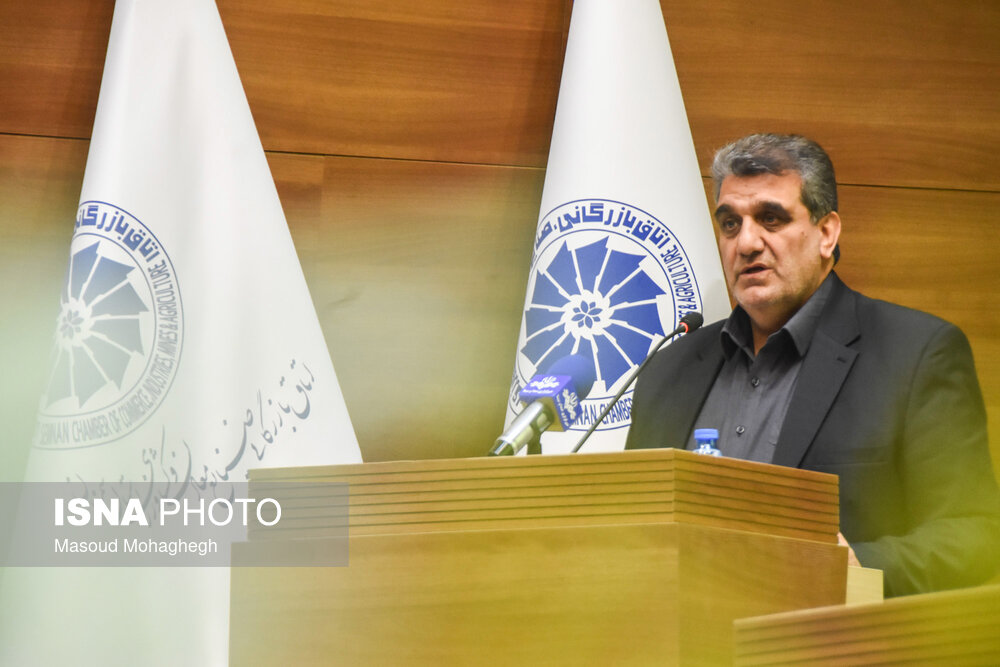 آیین تجلیل از صنعتگران و معدنکاران نمونه سمنان