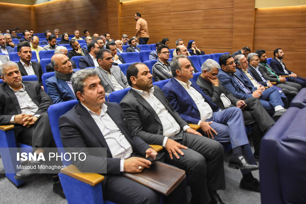 آیین تجلیل از صنعتگران و معدنکاران نمونه سمنان