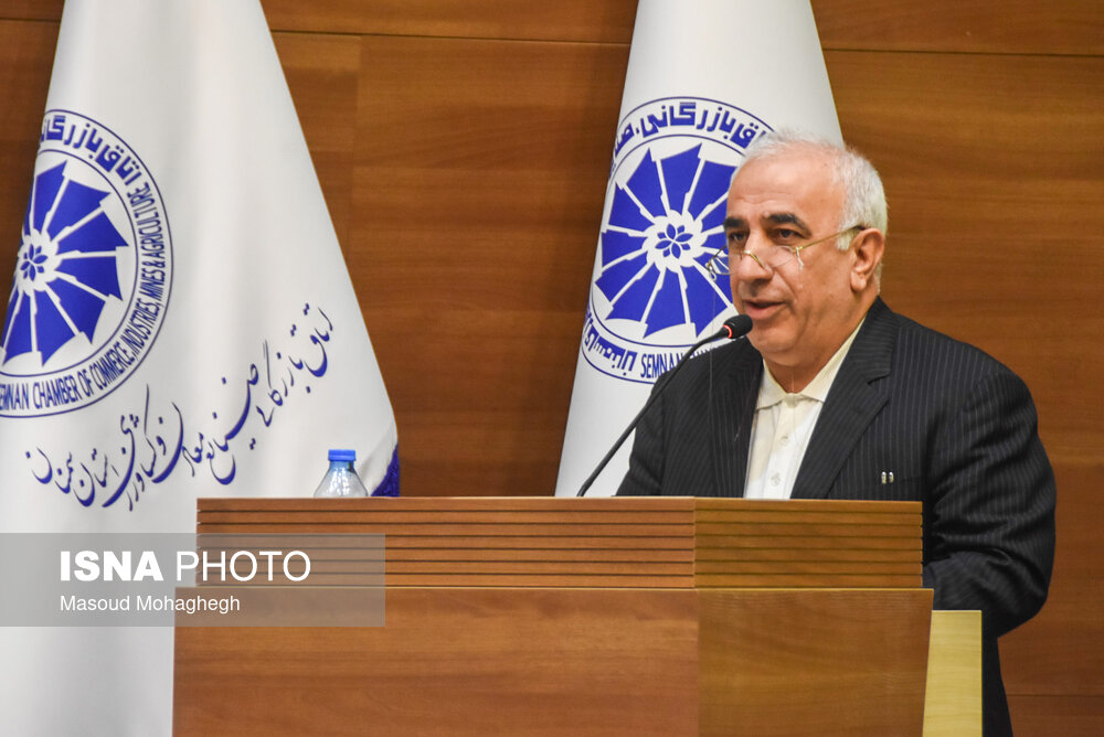 آیین تجلیل از صنعتگران و معدنکاران نمونه سمنان