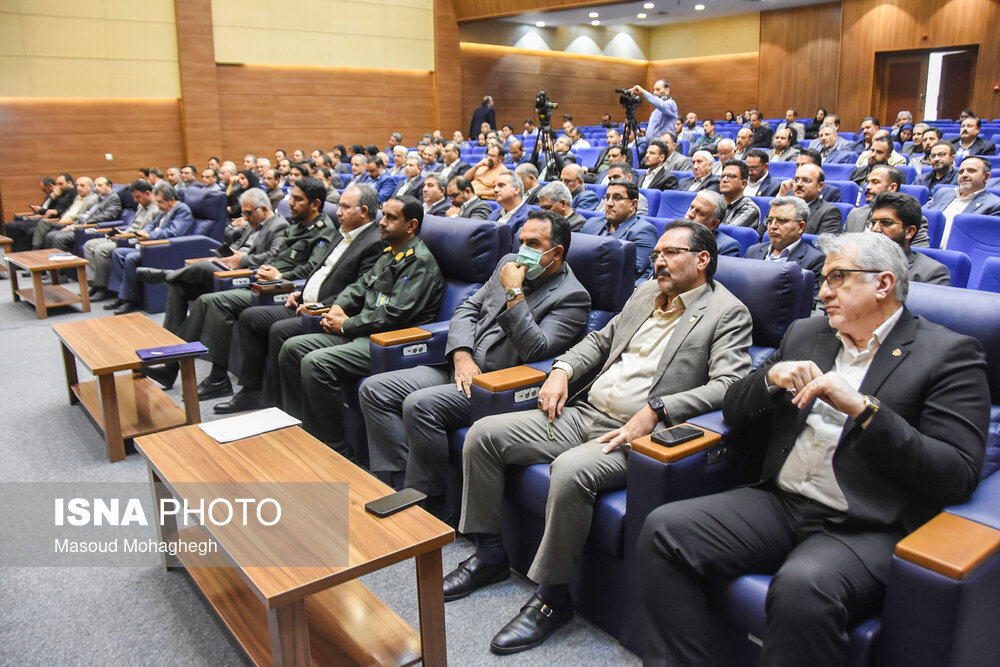 آیین تجلیل از صنعتگران و معدنکاران نمونه سمنان